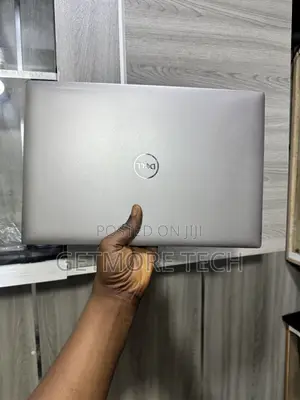 Laptop Dell Precision 5680 32GB Intel Core i9 SSD 512GB