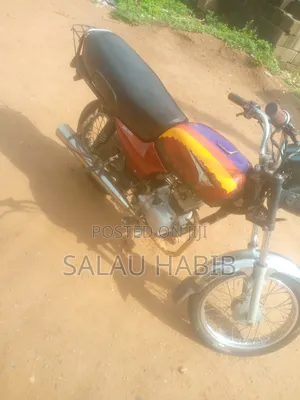 Bajaj Boxer 2021 Red