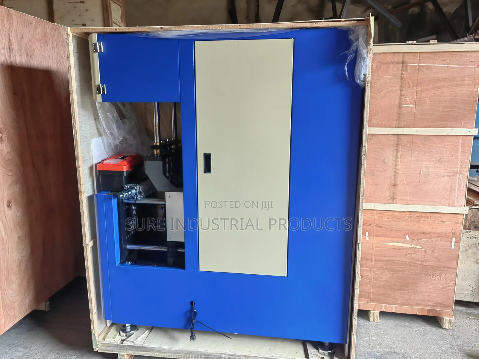 PET Bottle Blowing Machine for Plastic Bottle Production