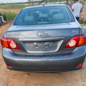 Toyota Corolla LE 4dr Sedan (1.8L 4cyl 4A) 2010 Gray