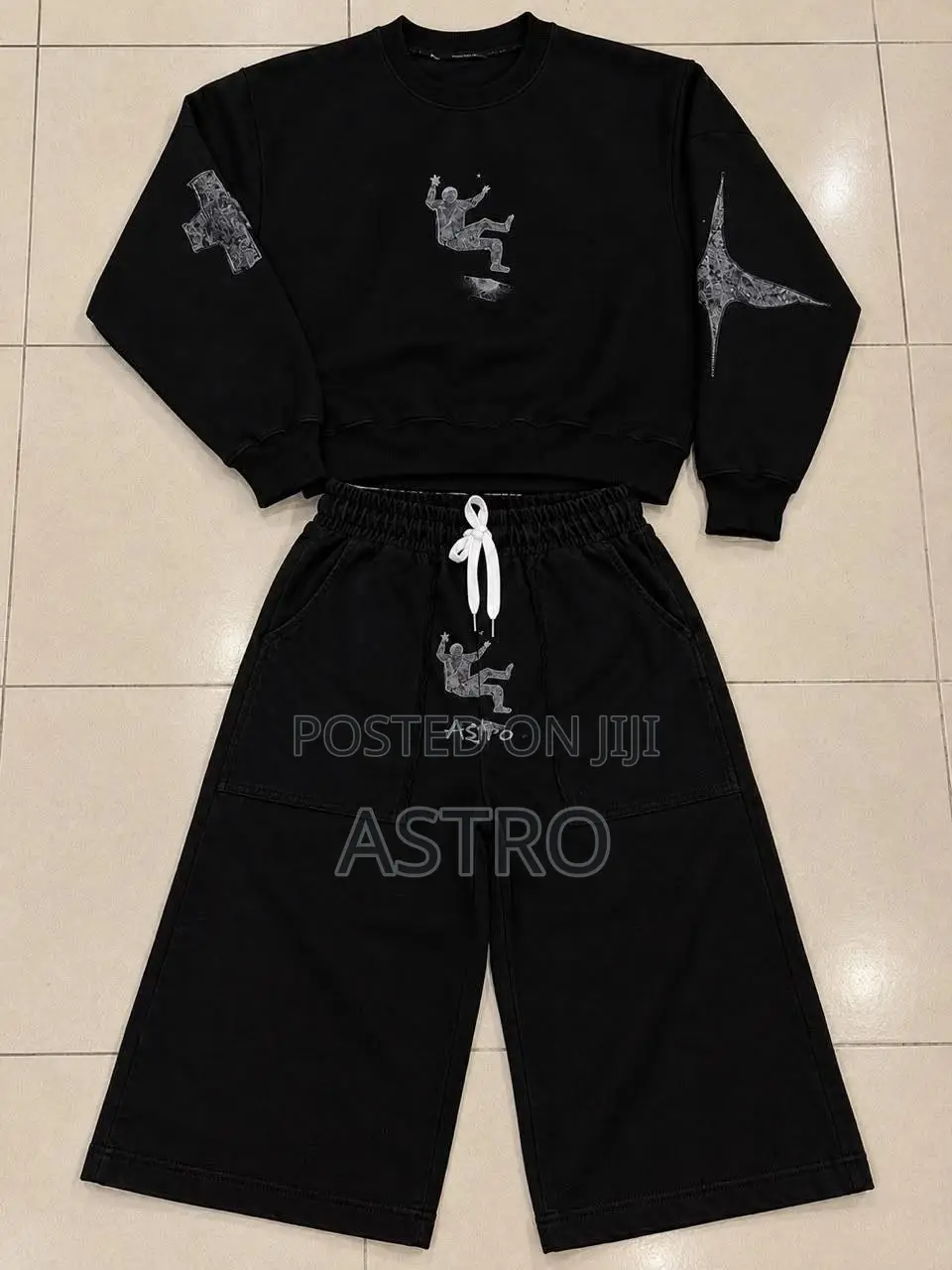 Sweat Shirt