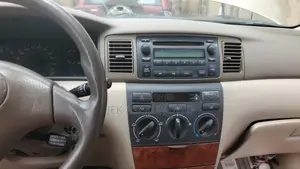 Toyota Corolla LE 2005 Gold