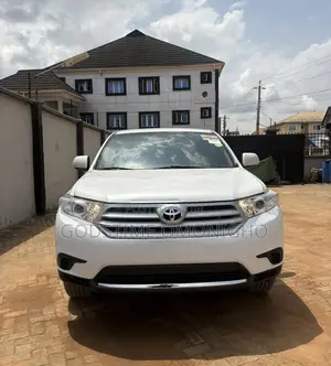 Toyota Highlander SE 3.5L 4WD 2013 White
