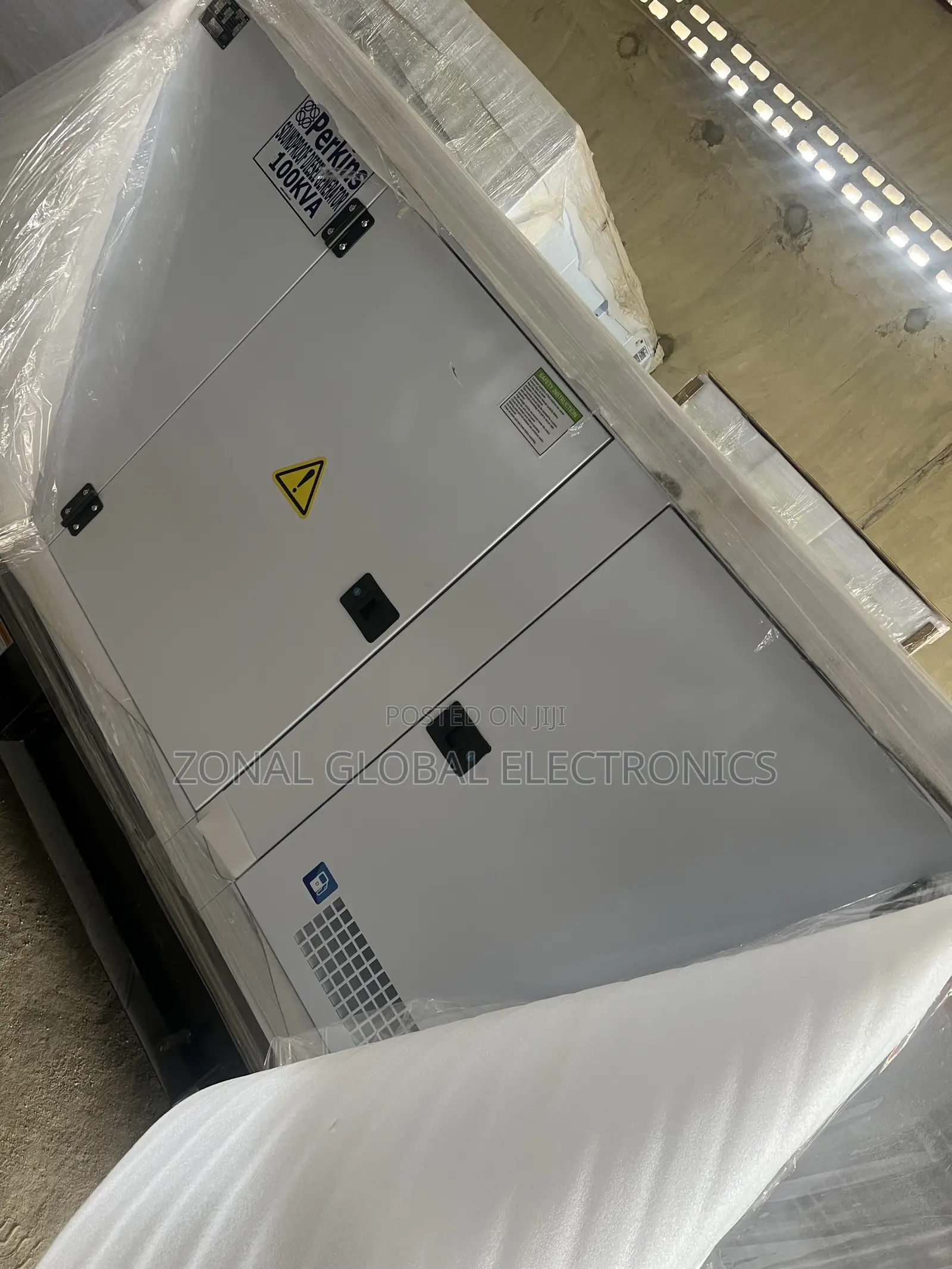 100Kva Perkins Soundproof Diesel Generator 100% Copper Coil