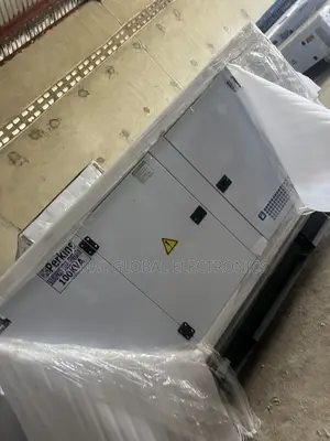 100Kva Perkins Soundproof Diesel Generator 100% Copper Coil