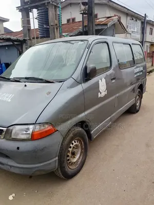 Toyota HiAce 2010