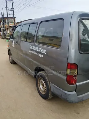 Toyota HiAce 2010