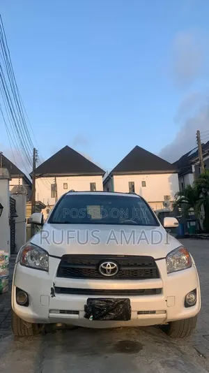 Toyota RAV4 2011 White