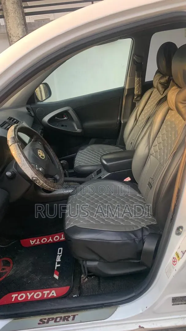 Toyota RAV4 2011 White
