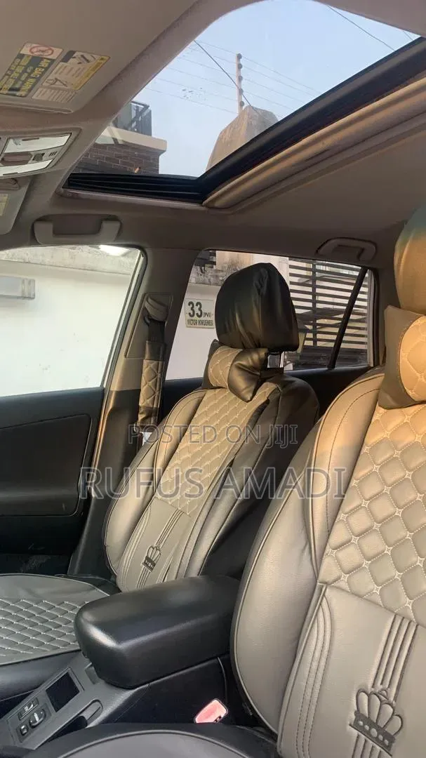 Toyota RAV4 2011 White