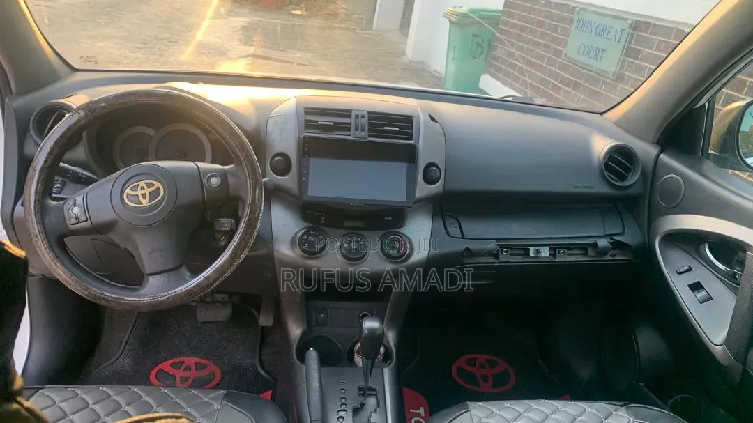 Toyota RAV4 2011 White