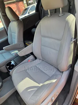 Toyota Sienna XLE 7 Passenger (3.5L 6cyl 8A) 2017 Black