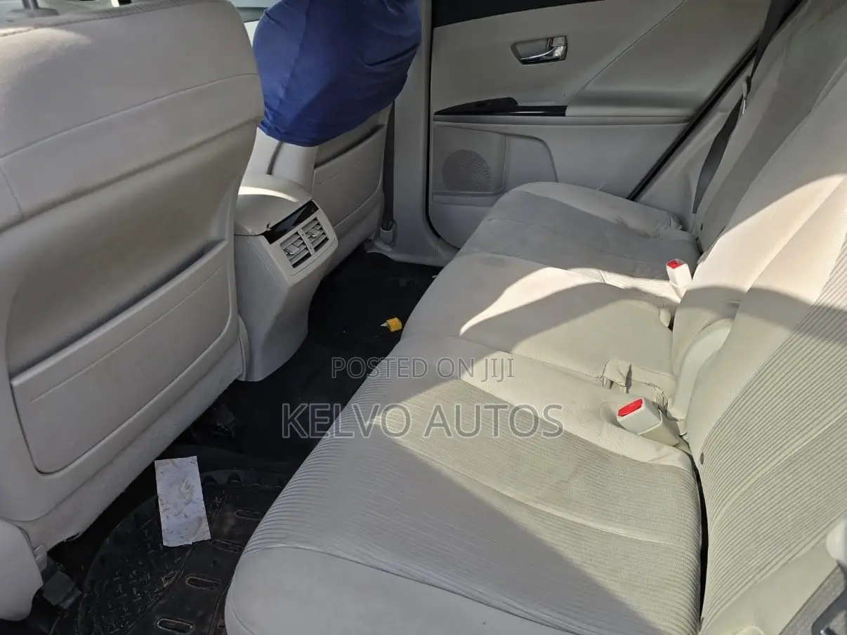 Toyota Venza 2010 White