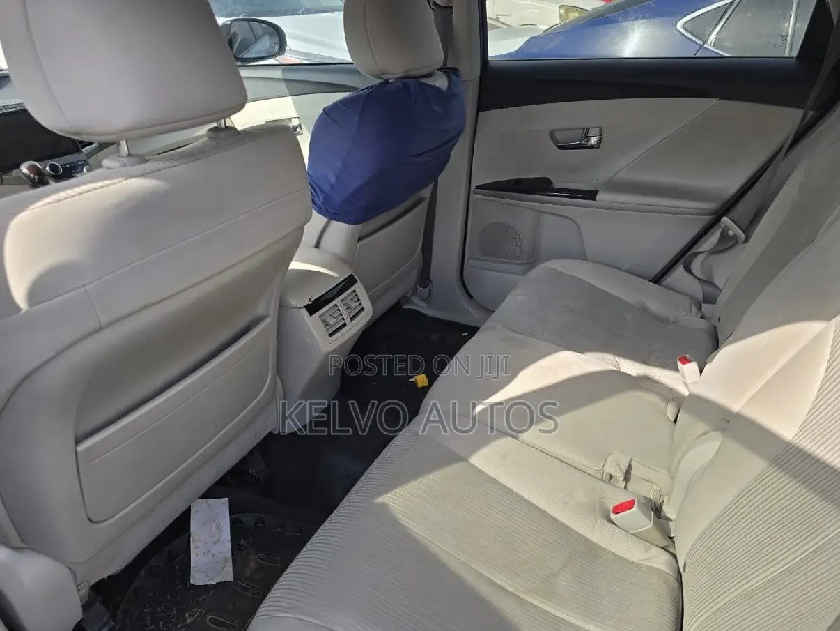 Toyota Venza 2010 White