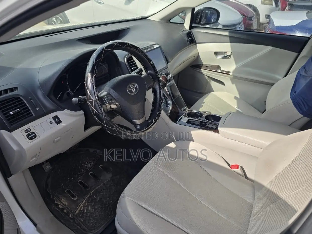 Toyota Venza 2010 White