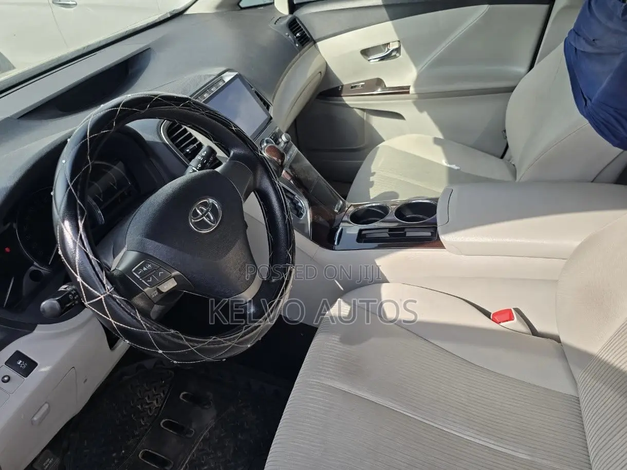 Toyota Venza 2010 White