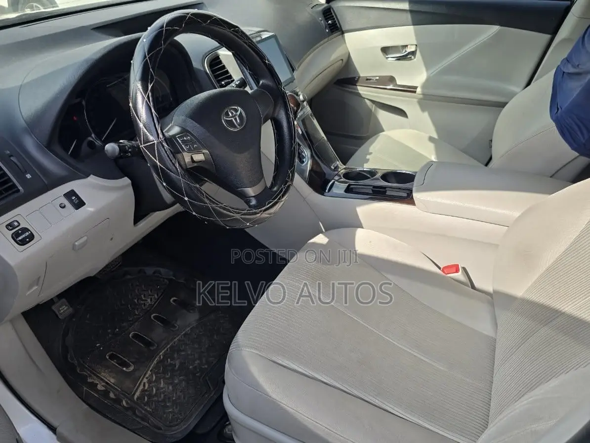 Toyota Venza 2010 White