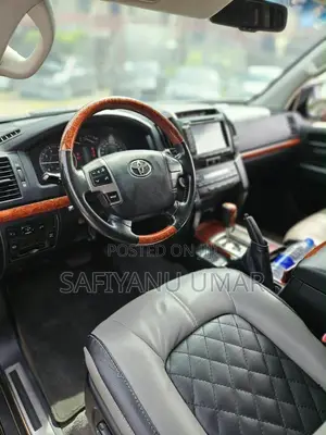 Toyota Land Cruiser 2014 Black