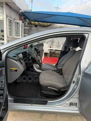 Hyundai Elantra 2016 Gray