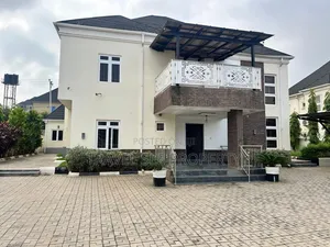 6bdrm Duplex in Private Estate for sale