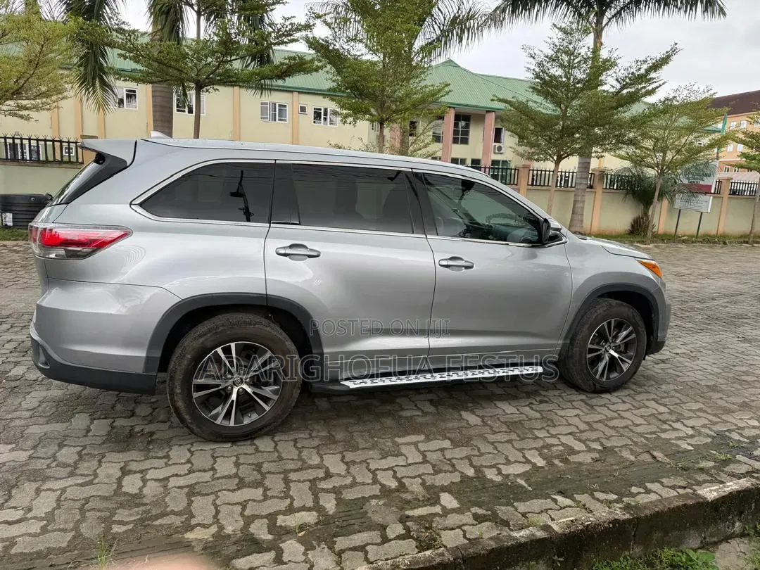 Toyota Highlander 2016 Silver