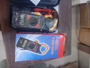 Digital Clamps Meter