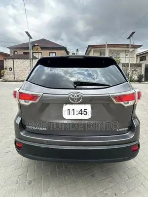 Toyota Highlander Limited 4dr SUV AWD (3.5L 6cyl 6A) 2015 Gray