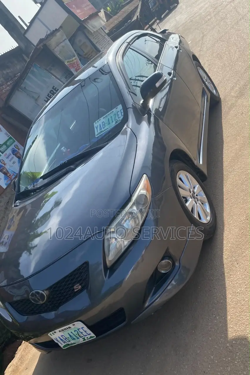 Toyota Corolla 2010 Gray