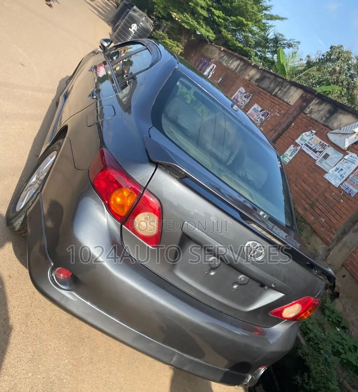 Toyota Corolla 2010 Gray