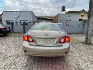 Toyota Corolla 2009 Gold