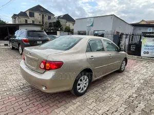 Toyota Corolla 2009 Gold