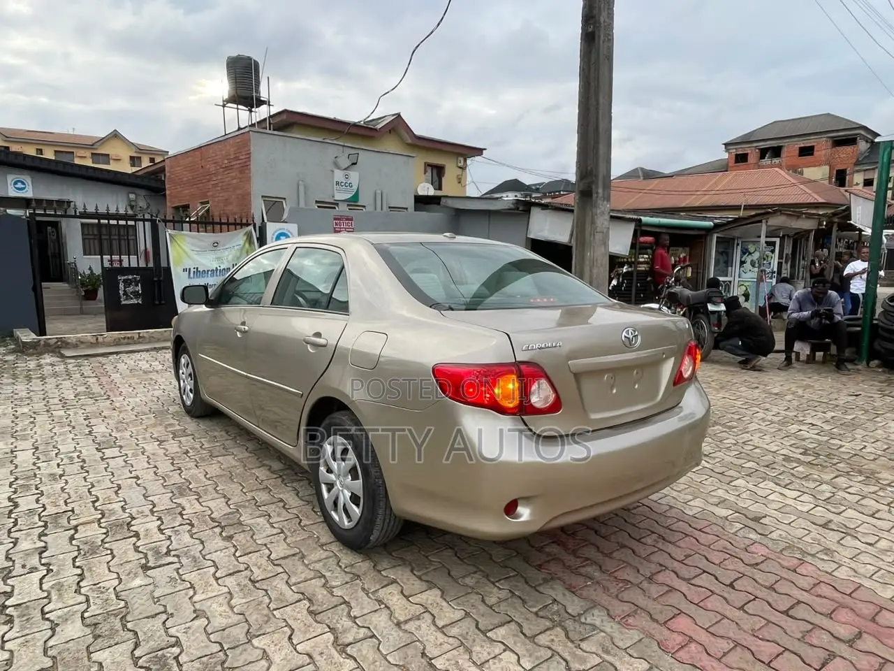 Toyota Corolla 2009 Gold