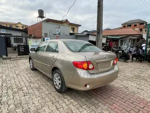 Toyota Corolla 2009 Gold