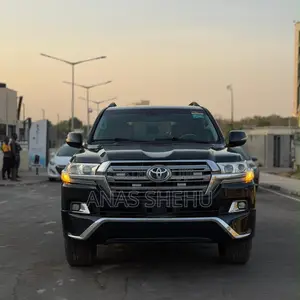 Toyota Land Cruiser 2010 Black