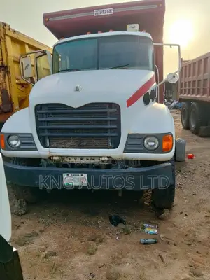 Mack Vision Truck