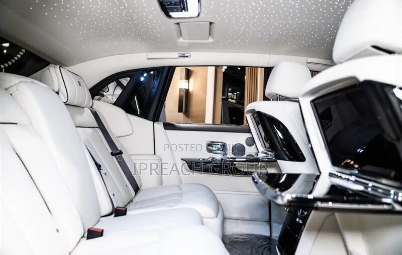 Rolls-Royce Phantom 2026 White