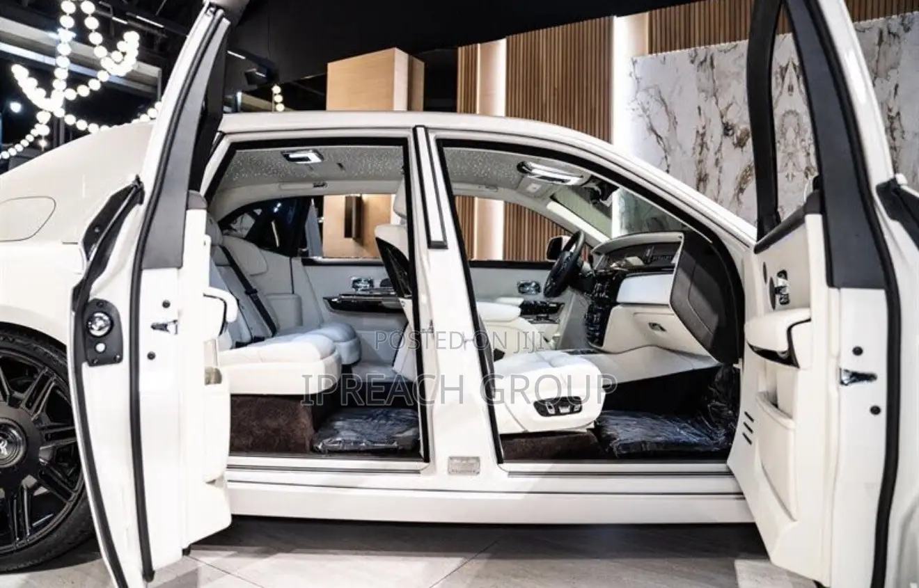 Rolls-Royce Phantom 2026 White