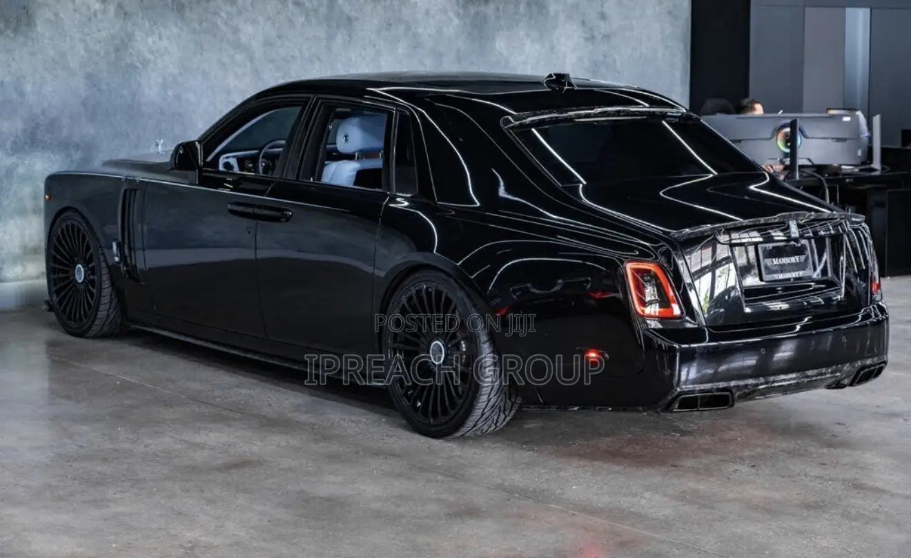 Rolls-Royce Phantom 2026 Black