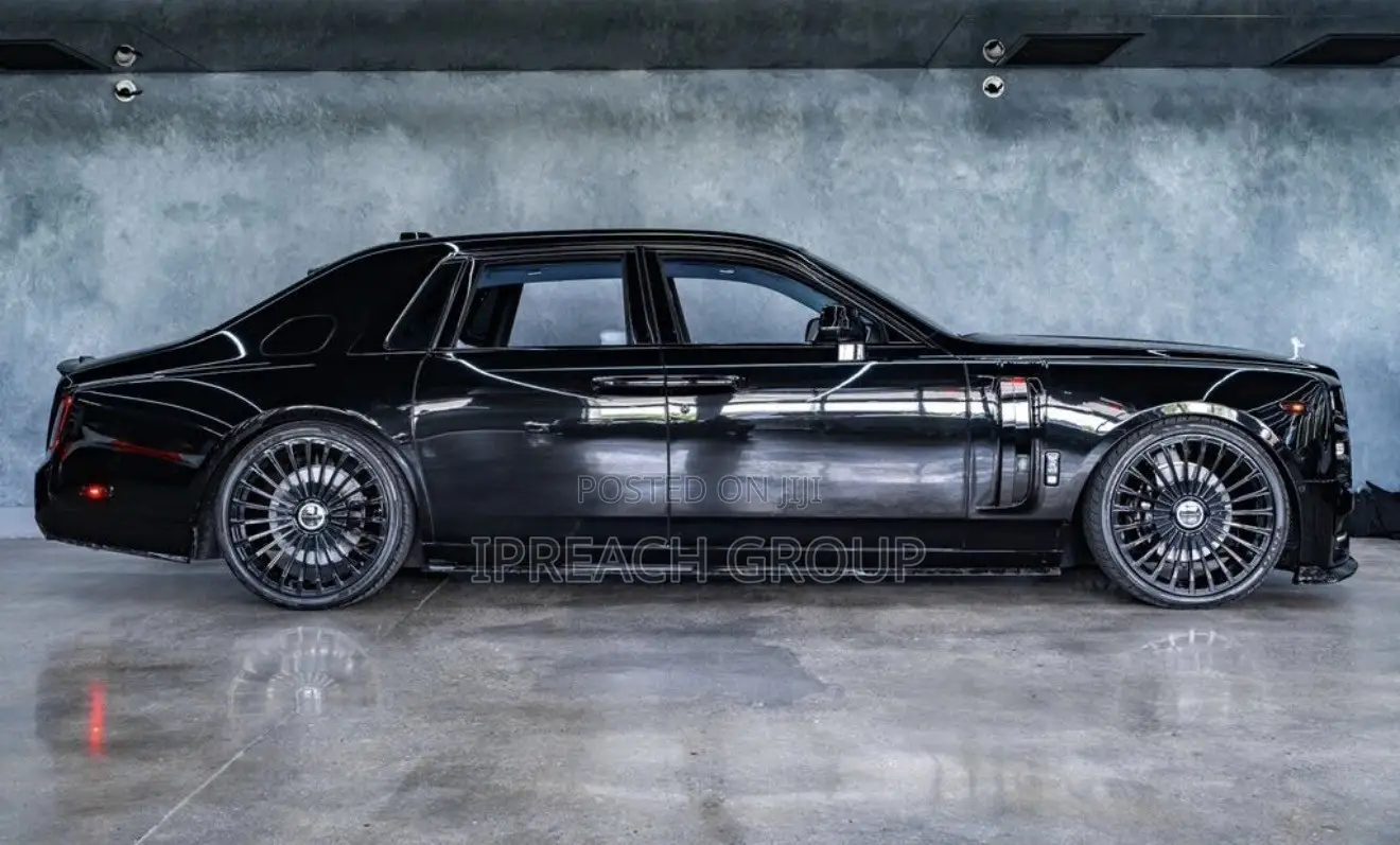 Rolls-Royce Phantom 2026 Black