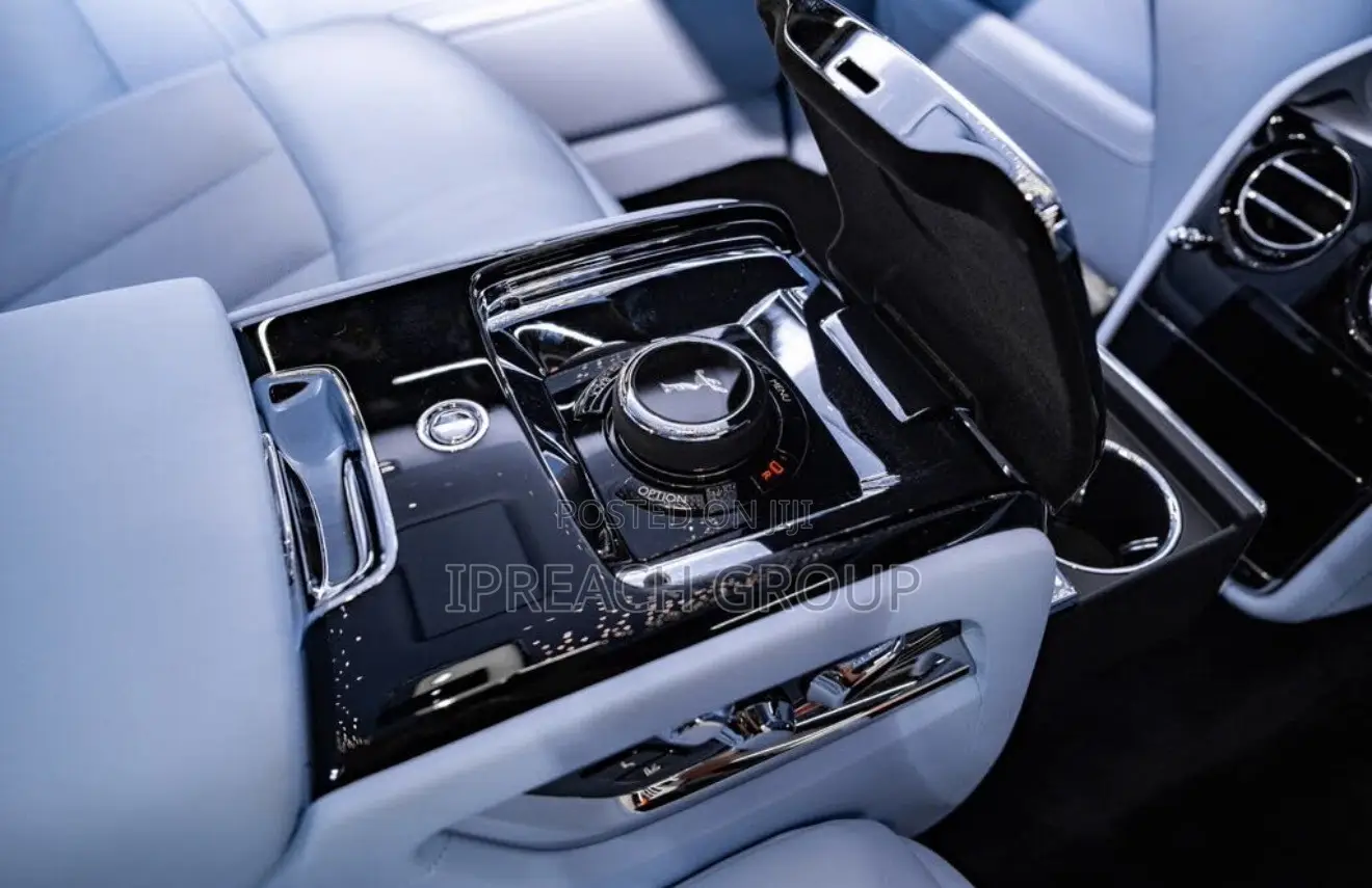 Rolls-Royce Phantom 2026 Black