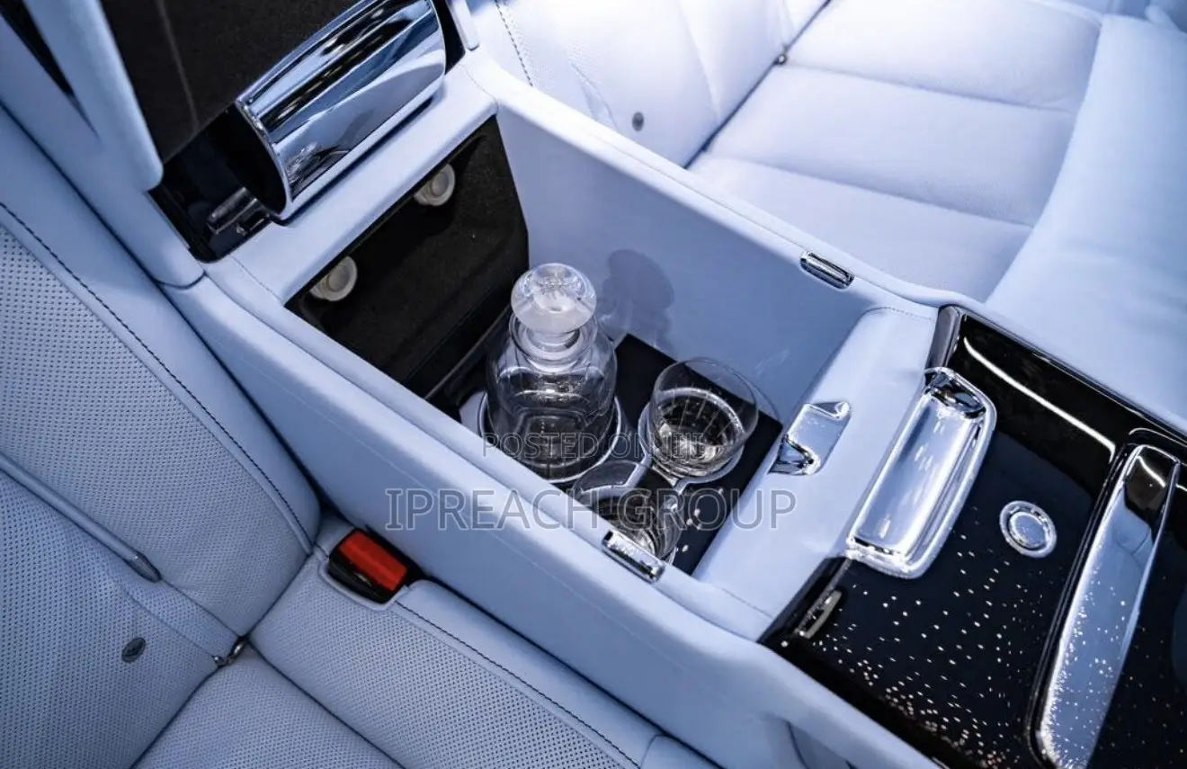 Rolls-Royce Phantom 2026 Black