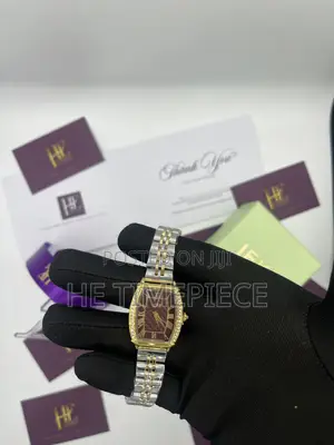 IEKE Women’s Luxury Two-Tone Quartz Watch