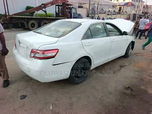 Toyota Camry LE 4dr Sedan (2.5L 4cyl 6AM) 2010 White