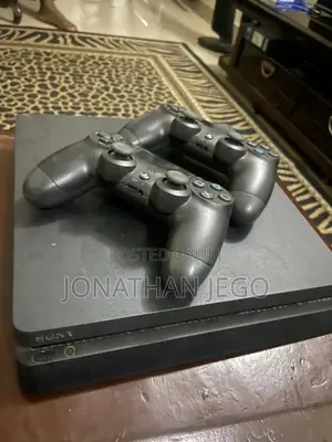 PlayStation 4 Slim