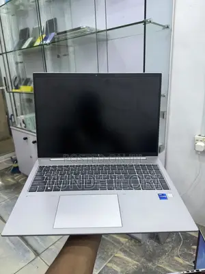 Laptop HP ZBook Firefly 16 G10 32GB Intel Core i7 SSD 512GB