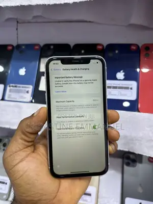 Apple iPhone XR 64 GB White