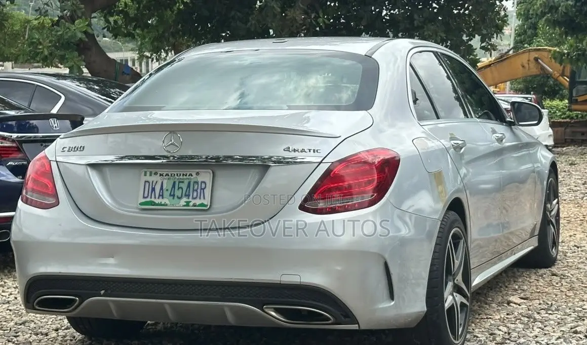 Mercedes-Benz C300 2015 Silver