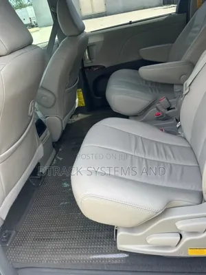 Toyota Sienna XLE 7-Passenger 4dr Minivan AWD (3.5L 6cyl 6A) 2014 White
