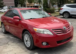Toyota Camry XLE 4dr Sedan (2.5L 4cyl 6AM) 2010 Red