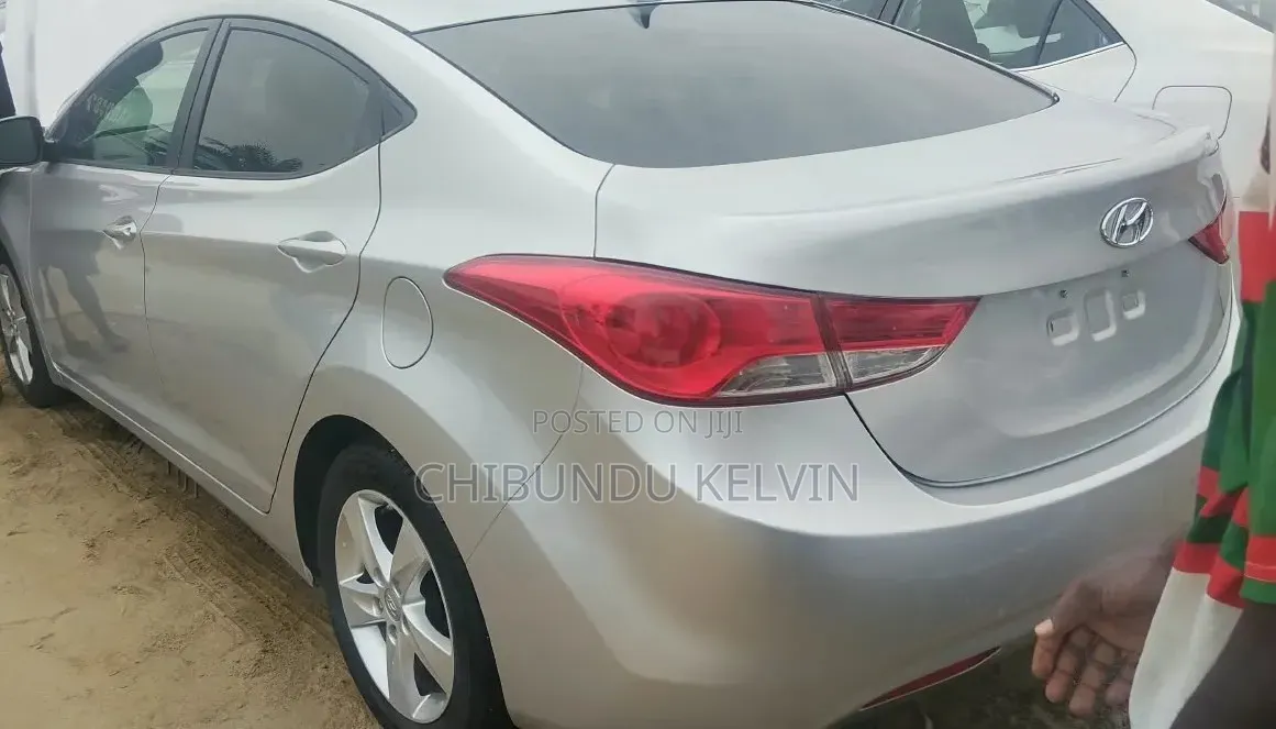 Hyundai Elantra 2013 Silver